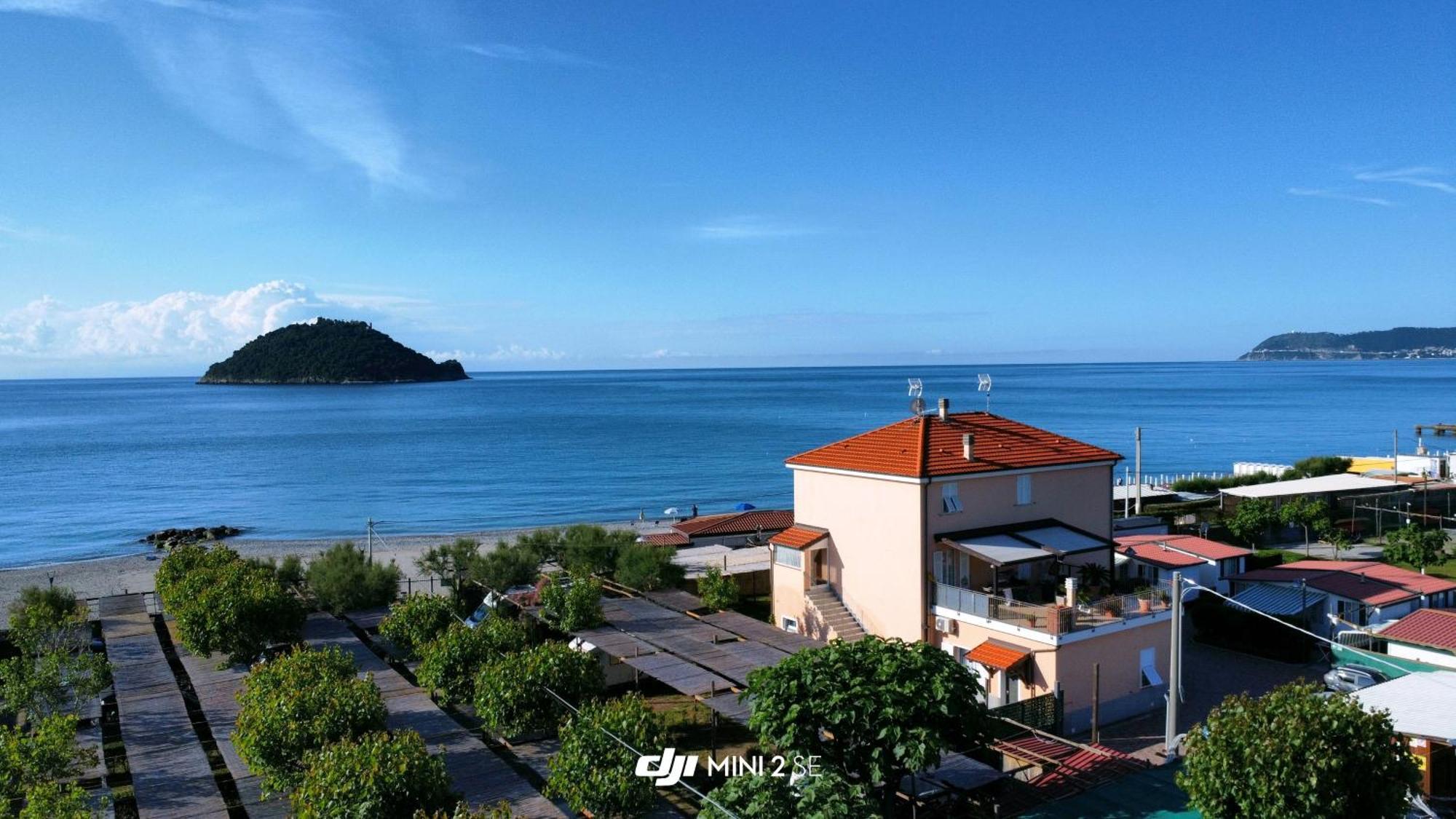 Residence Riviera アルベンガ エクステリア 写真
