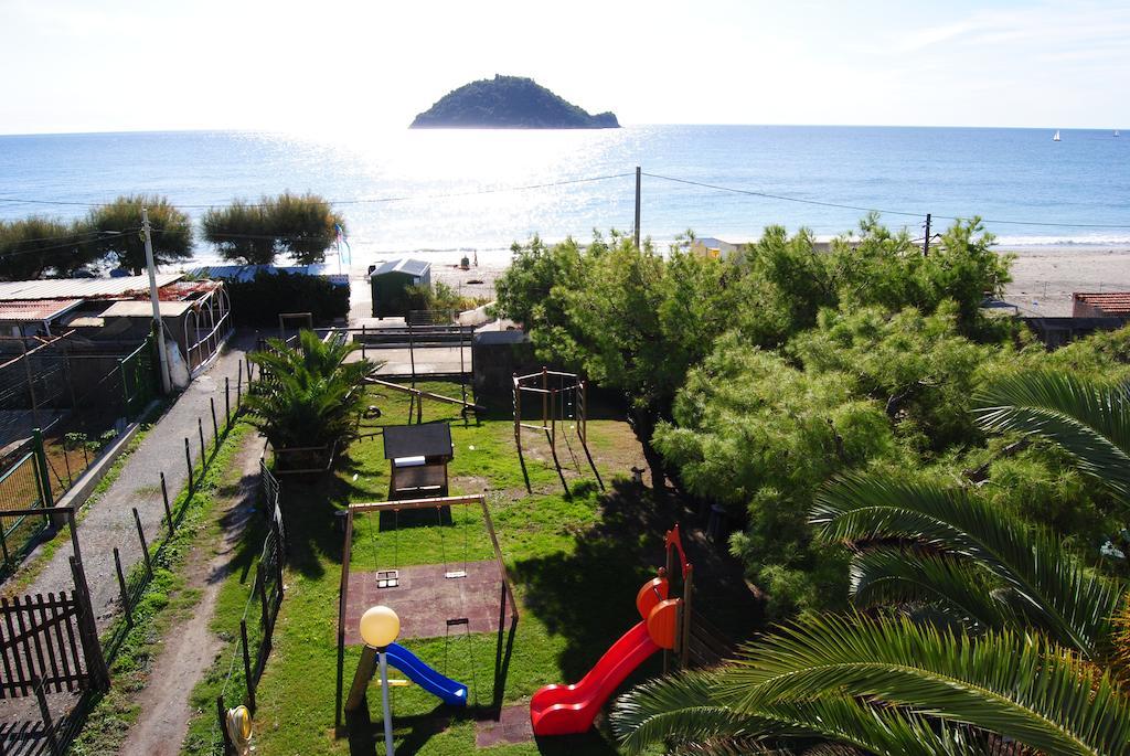 Residence Riviera アルベンガ 部屋 写真